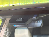 【トヨタセーフティセンス】走行中に前方の車両等を認識し、衝突しそうな時は警報とブレーキで衝突回避と被害軽減をアシスト。より安全にドライブをお楽しみいただけます。