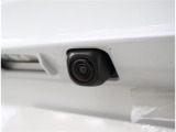 バックカメラが付いているので後方確認が非常にしやすいです。今や運転初心者も熟練者も必須装備!ついていて損はないですね♪