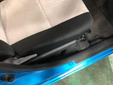 痛みの出やすい運転席シートの角、フロアマット、座面、ともに良好です