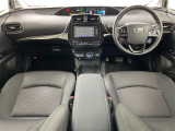 プリウス 1.8 S セーフティ プラスII E-Four 4WD ワンオーナー