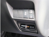 『1台』のお車に対して、3名体制で日々議論を重ね仕入れを行っております。