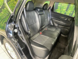 後部座席も気になるようなキズ・汚れやへたり等、大きなダメージはなく、良好な状態です。