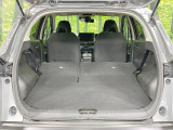 普段のお買い物や通勤、送迎等に十分な荷室スペースを確保しております。セカンドシートを倒すと、大きな荷物の積載も可能です♪