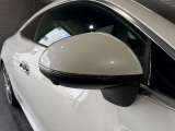 メルセデスの認定中古車「サーティファイドカー」には、最大100項目にも及ぶ点検・整備項目が設定されています>