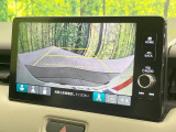 【バックカメラ】駐車時に後方がリアルタイム映像で確認できます。大型商業施設や立体駐車場での駐車時や、夜間のバック時に大活躍!運転スキルに関わらず、今や必須となった装備のひとつです!
