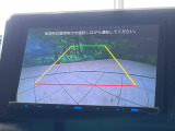 【バックカメラ】駐車時に後方がリアルタイム映像で確認できます。大型商業施設や立体駐車場での駐車時や、夜間のバック時に大活躍!運転スキルに関わらず、今や必須となった装備のひとつです!