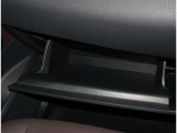 自社工房で輝くボディーと、綺麗で清潔な室内の車に生まれ変わります【ピカット一平】☆もちろん当社の技術スタッフの手により、すみずみまで点検整備が行われます。ぜひ、お客様の目でお確かめください。