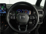 【Honda SENSING】 カメラ等装置で精度の高い検知能力を発揮、安全運転を支援します。ステアリング上のコントローラーに注目!