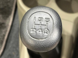 フロア5速MT】5速MT!!スポーティーな走行をお楽しみいただけます♪