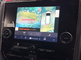 【パノラミックビューモニター】専用のカメラにより、上から見下ろしたような視点で360度クルマの周囲を確認することができます☆死角部分も確認しやすく、狭い場所での切り返しや駐車もスムーズに行えます。