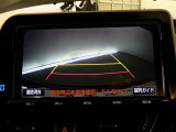 バックガイドモニターで、後方を確認しながら安心して駐車することができます。運転初心者も熟練者も必須の機能ですよ!