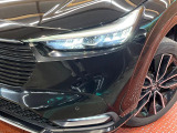 【シーケンシャルターンランプ付きLEDヘッドライト】人気の『流れるウィンカー』付きのLEDヘッドライトを装備♪高級感はもちろん、点灯時は存在感たっぷりで他車からも認識されやすく安心です。