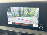 【バックカメラ】駐車時に後方がリアルタイム映像で確認できます。大型商業施設や立体駐車場での駐車時や、夜間のバック時に大活躍!運転スキルに関わらず、今や必須となった装備のひとつです!