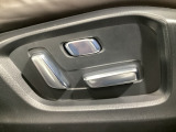 パワーシートを装備!体格や好みに応じたポジションをスムーズに調整できます。