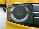 LEDヘッドライトは、点灯の瞬間から最大光量を発揮し、突然暗くなるトンネルなどでの安定感を高めます。