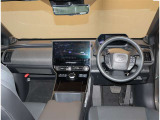 オシャレなインテリアで運転する気分も盛り上がりますよね^^
