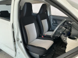 【運転席・助手席】内装ルームクリーニング済みです。しっかり綺麗にしていますので、是非、お確かめください。車に自信があるからこそ、是非一度ご来店頂き内外装も見てもらえると幸いです。