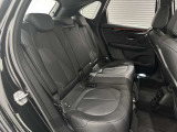 ナンバー付きの車両は公道試乗可能です(登録済未使用車など一部除く)。また、取り回しの確認など、広い場内でご試乗も可能です。お気軽に申し付けください。