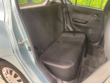 後部座席も気になるようなキズ・汚れやへたり等、大きなダメージはなく、良好な状態です。