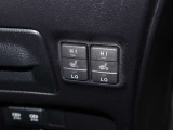運転席・助手席にはシートヒーターが付いております。
