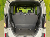 普段のお買い物や通勤、送迎等に十分な荷室スペースを確保しております。セカンドシートを倒すと、大きな荷物の積載も可能です♪