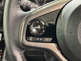 ステアリングにオーディオ操作スイッチが付いています。オーディオ画面に直接タッチしなくても操作が出来ますので、運転に集中できます。