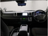 オシャレなインテリアで運転する気分も盛り上がりますよね^^