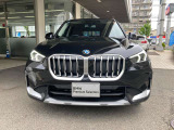 【キドニーグリル】BMWは約90年もの間、ほぼ全ての車両にひと目でBMWだと分かるこの特徴的なフロントグリルが備えられ、デザイン・アイコンとして親しまれてきました。