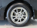 純正のアルミホイール+ホイールキャップ装着車です。