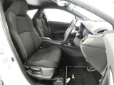 【内装クリーニング】室内は、トヨタの自動車クリーニング&ldquo;まるまるクリン&rdquo;を施工済です!シートはもちろん床面も、すっきりキレイ♪自信の仕上がりを、ぜひご覧下さい!!