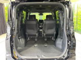 普段のお買い物や通勤、送迎等に十分な荷室スペースを確保しております。セカンドシートを倒すと、大きな荷物の積載も可能です♪