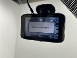 【ドライブレコーダー】映像・音声などの運転中の記録を残します。事故などを起こした起こされた時の証拠になりえますので、もしも時でも安心ですね。