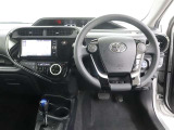 目線の位置も高くて運転席からの視界も良好です。シート高さ位置も調整できるので、乗りやすいですね。