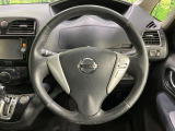 【純正革巻きステアリング】上質な革を使用することで、手にしっかり馴染みとても運転しやすいハンドルです♪