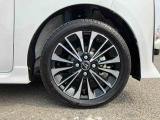 自動車保険も取り扱っておりますの無料で見積りをいたします♪ お客様のお話を伺い、お客様に合った的確なプランをご提案させて頂きます。