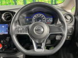 インテリアに合わせたデザインのステアリングは、運転される方のことも考え、運転しやすい形状、大きさです。是非一度、実際に触ってお確かめください。