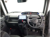 オシャレなインテリアで運転する気分も盛り上がりますよね^^