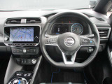 リーフの運転席廻りになります。