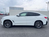 ご納車前には、BMWを熟知したメカニックによる100項目の点検・整備を行います。不具合箇所、交換時期に達している部品に関しましては、全て当社負担で交換してからのご納車となります。