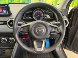 【スマートブレーキサポート】走行中に前方の車両等を認識し、衝突しそうな時は警報とブレーキで衝突回避と被害軽減をアシスト。より安全にドライブをお楽しみいただけます。