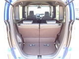 ◆定員乗車時のカーゴルームです。普段のお買い物の荷物やたくさんの収納が可能です。