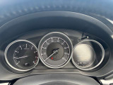 視認性に優れた表示が、必要な情報を瞬時に伝えます。Excellent visibility displays convey information instantly.