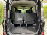 普段のお買い物や通勤、送迎等に十分な荷室スペースを確保しております。セカンドシートを倒すと、大きな荷物の積載も可能です♪