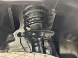 お車を安心してお乗りいただく為には、足回りの定期点検が欠かせません。サービスサポート(有償保証)では無料点検もご提供しており、安心のカーライフをお過ごしいただけるサポート体制が整っています。