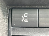 【パワースライドドア】スマートキーや運転席のスイッチでスライドドアの開閉が可能♪電動だから力を入れてドアを開ける必要が無く、小さいお子様でも、重い荷物を持っている時もラクに開け閉めできます♪