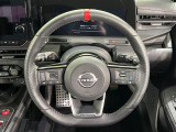【純正革巻きステアリング】上質な革を使用することで、手にしっかり馴染みとても運転しやすいハンドルです♪