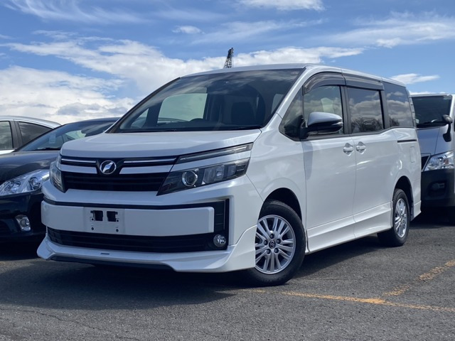 ヴォクシー2.0 V 4WD4WD・純正ナビ・バックカメラ