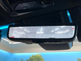 【デジタルインナーミラー】後席の大きな荷物や同乗者で後方が確認しづらい時でも安心!カメラが撮影した車両後方の映像をルームミラー内に表示。クリアな視界で状況の確認が可能です!