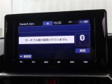 <Bluetooth>スマートフォンなどの機器と車をBluetoothで接続すると、ワイヤレスで音楽を再生できます。