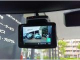 MINI純正ドラレコの為、画面での前後の映像確認はもちろん、駐車監視モードもグレードアップ!